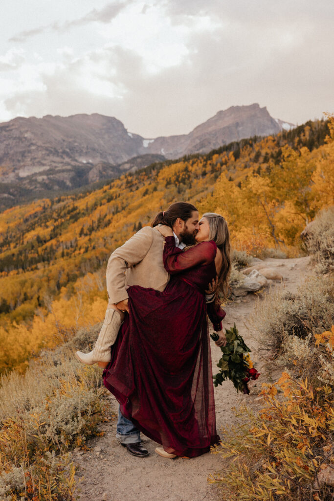 Fall elopement in Rocky Mountain National Park