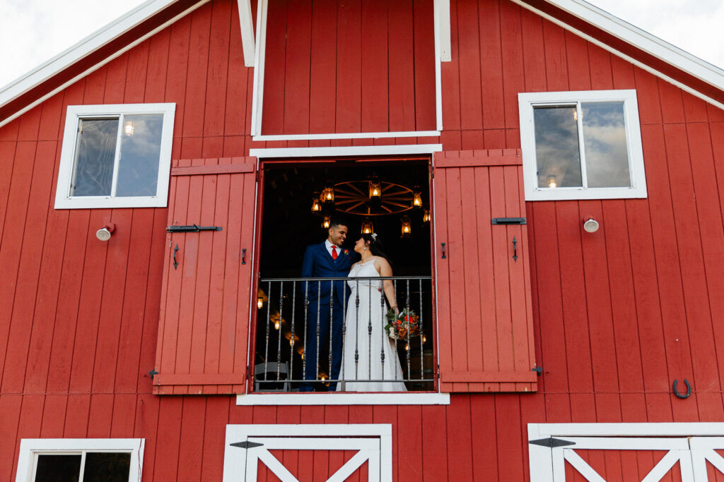 photos of northern colorado wedding venue crooked willow farms