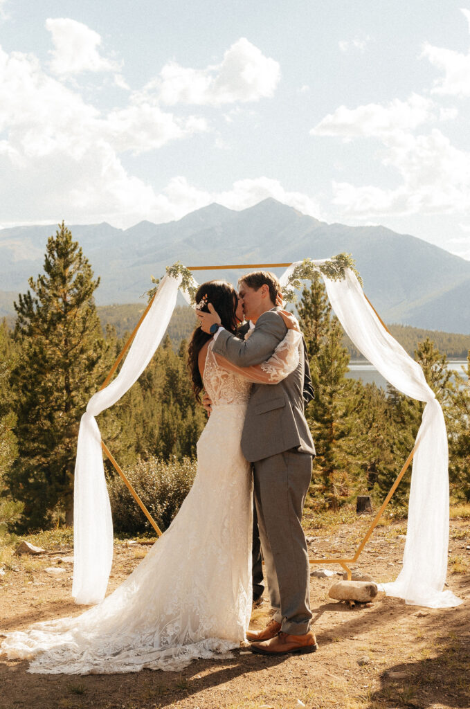 windy point campground wedding photos in northern colorado