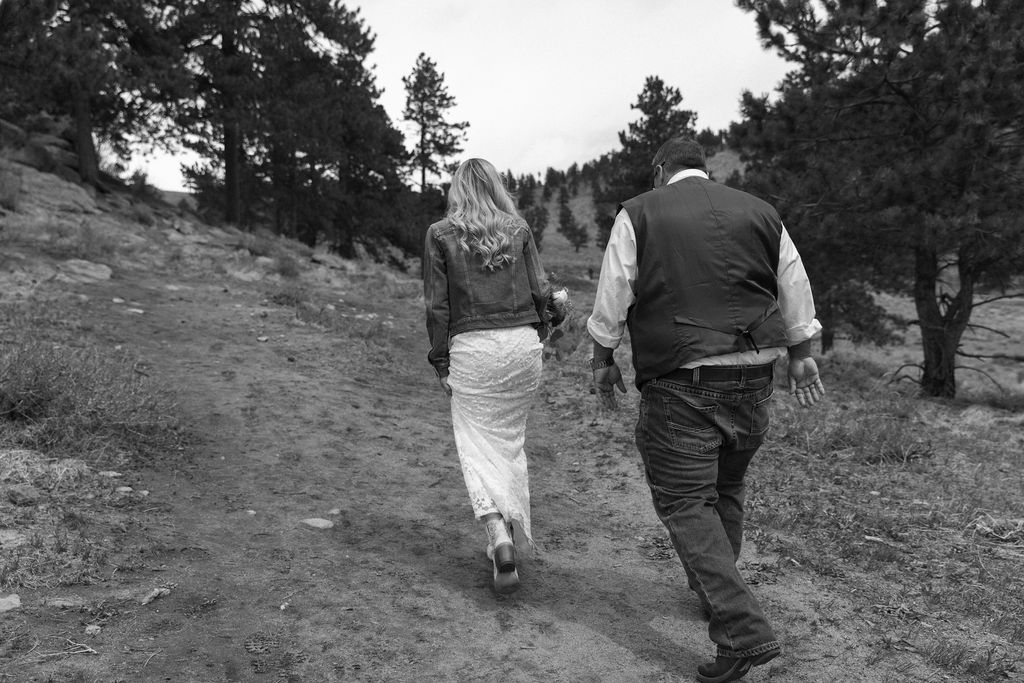 Mountain wedding photos in rocky mountain national park at 3M Curve