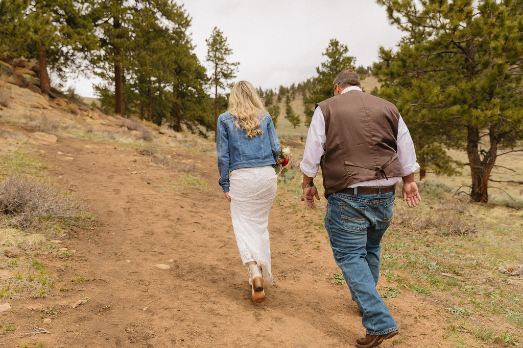 Mountain wedding photos in rocky mountain national park at 3M Curve