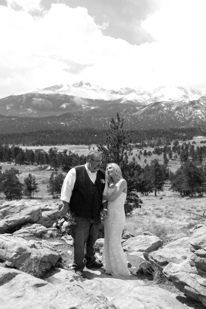 Mountain wedding photos in rocky mountain national park at 3M Curve