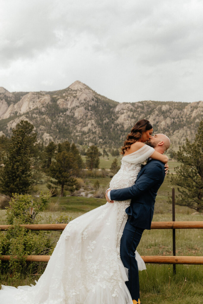 portrait of couple at estes park wedding venue mrs ferree photography