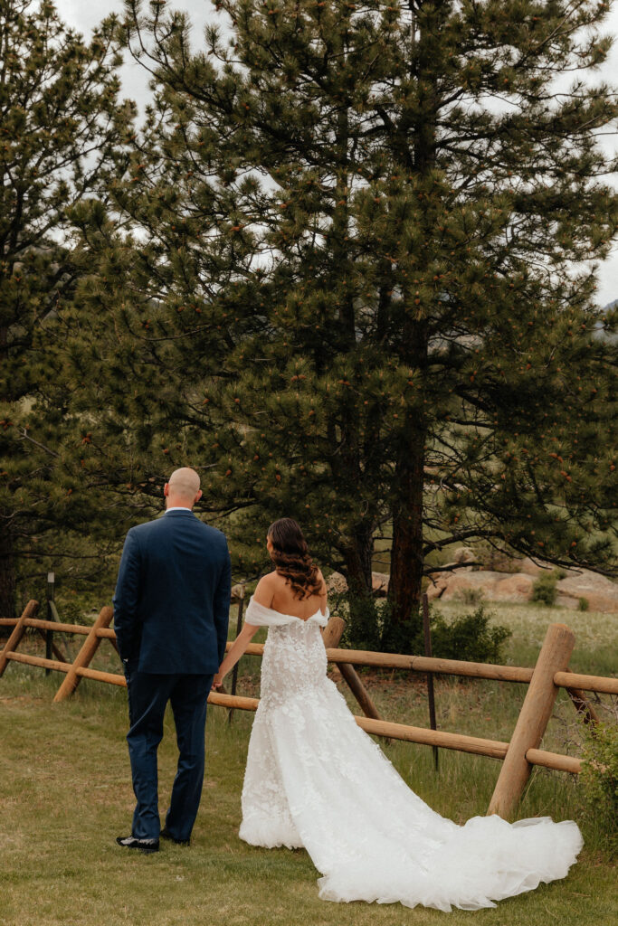 portrait of couple at estes park wedding venue mrs ferree photography