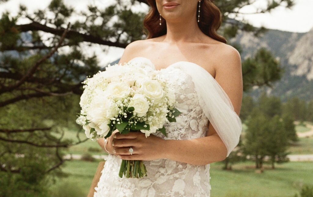 portrait of bride's bouquet at estes park wedding venue mrs ferree photography