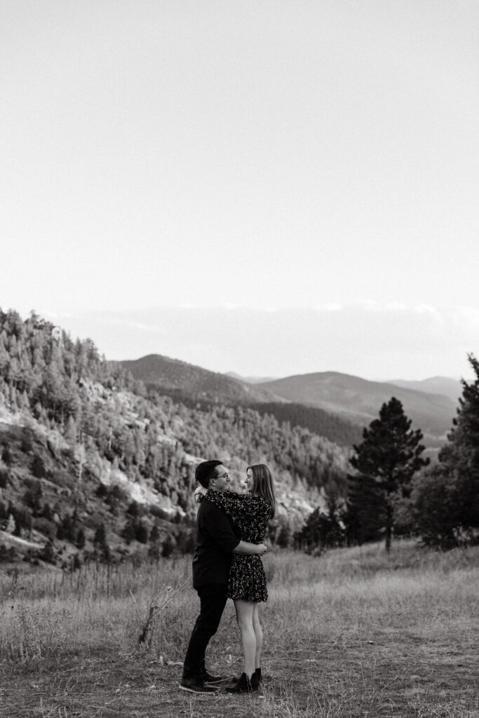 Colorado fall engagement session by Colorado wedding photographer mrs ferree photography at mt falcon 