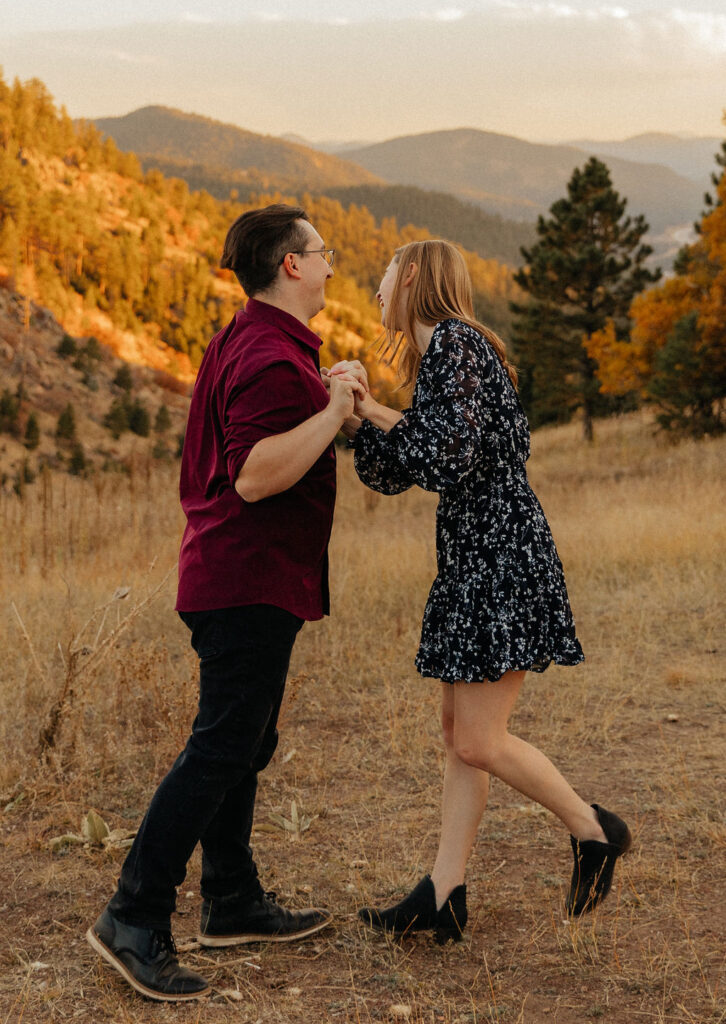 Colorado fall engagement session by Colorado wedding photographer mrs ferree photography at mt falcon 