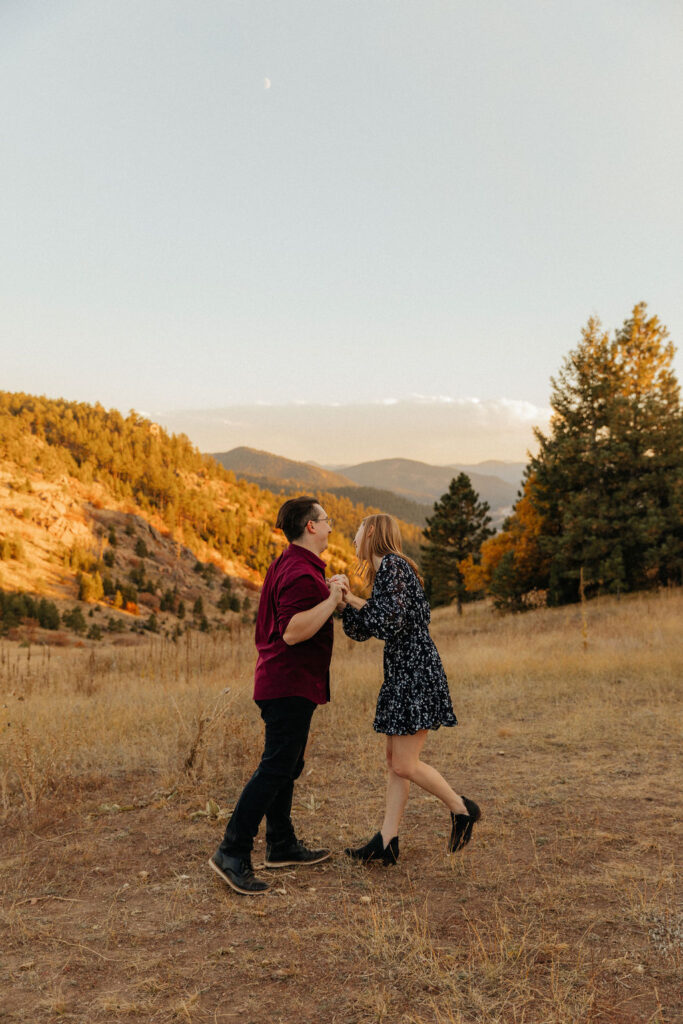 Colorado fall engagement session by Colorado wedding photographer mrs ferree photography at mt falcon 