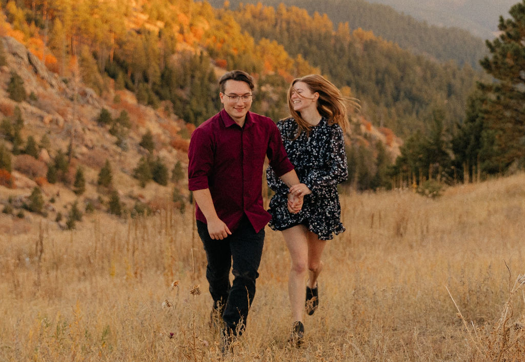 Colorado fall engagement session by Colorado wedding photographer mrs ferree photography at mt falcon 