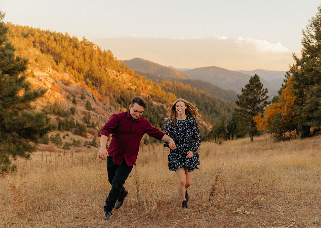 Colorado fall engagement session by Colorado wedding photographer mrs ferree photography at mt falcon 