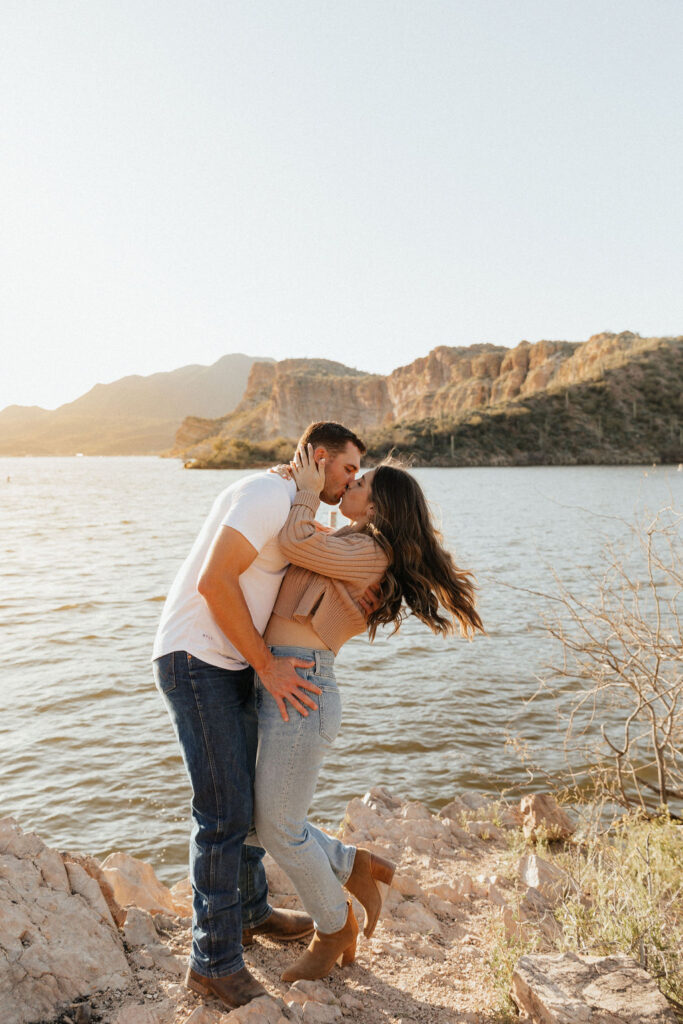 Saguaro Lake engagement photos