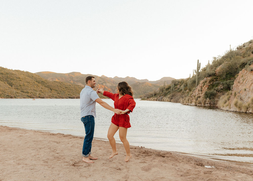 Saguaro Lake Engagement Photos