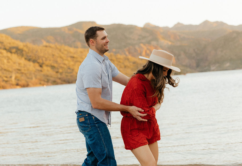 Saguaro Lake Engagement Photos