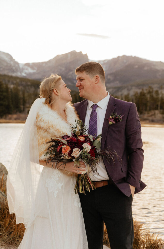 gorgeous fall elopement at sprague lake in RMNP 