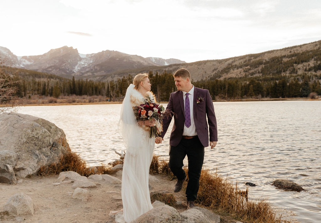 gorgeous fall elopement at sprague lake in RMNP 