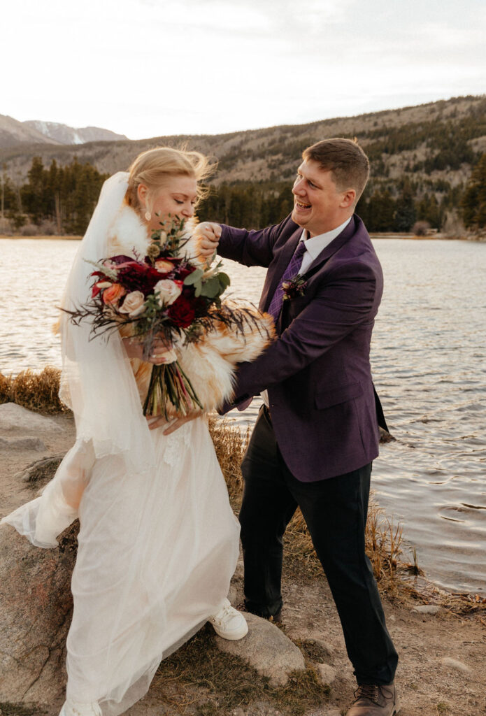 gorgeous fall elopement at sprague lake in RMNP 