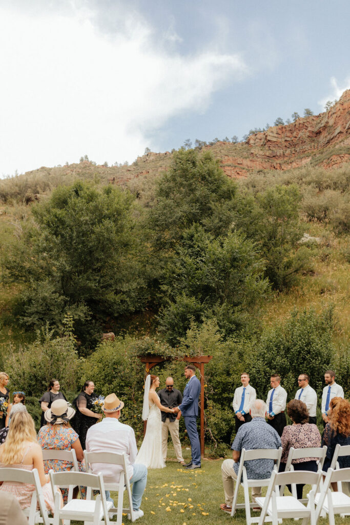 wedding ceremony at stone mountain lodge by colorado wedding photographer mrs ferree photography