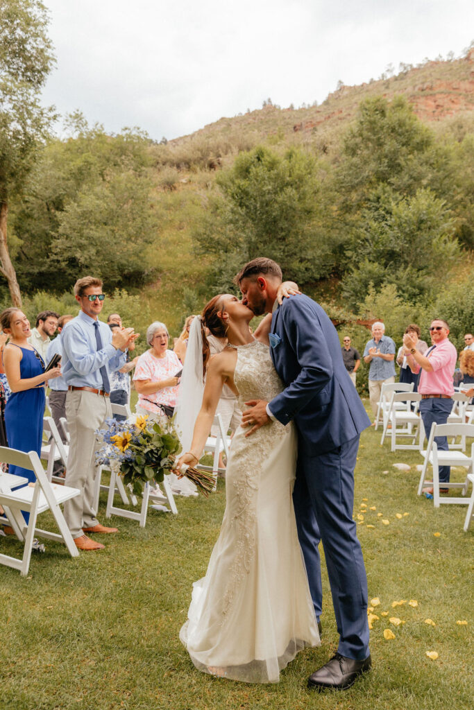 first kiss at colorado wedding venue stone mountain lodge 