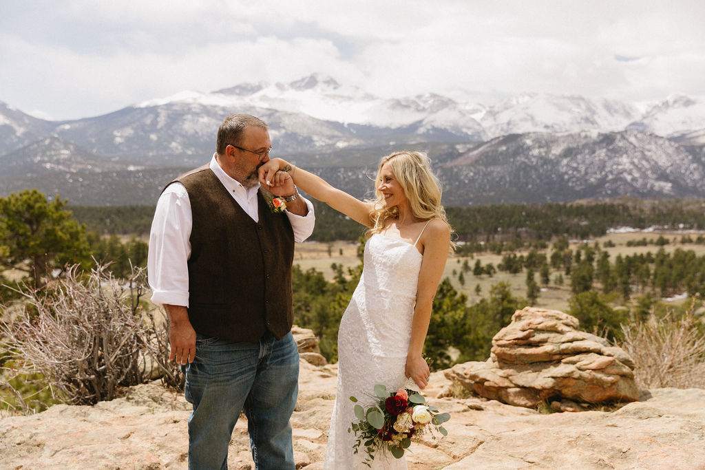 bride and groom mountain wedding photos 