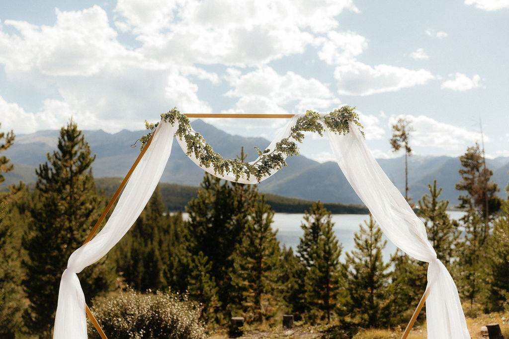 windy point campground wedding ceremony at the forest loop