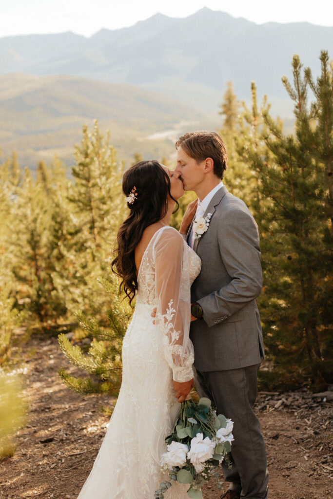 golden hour bride and groom portraits at sapphire point overlook