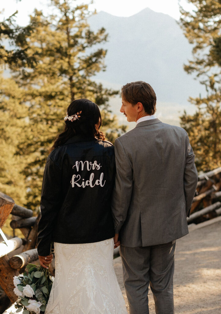 golden hour bride and groom portraits at sapphire point overlook