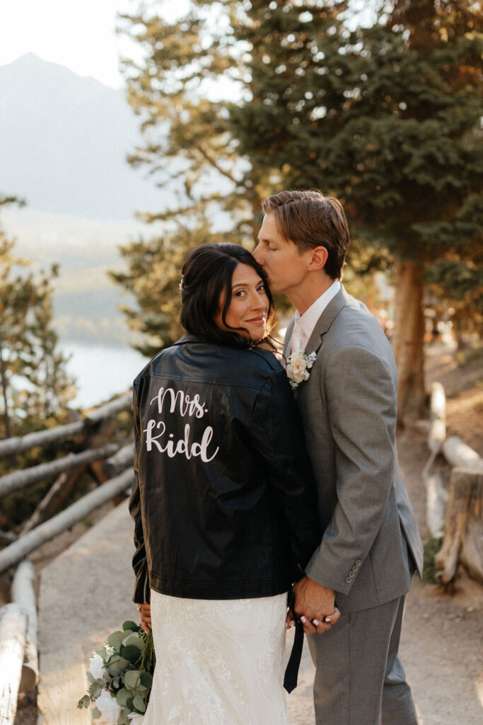 golden hour bride and groom portraits at sapphire point overlook