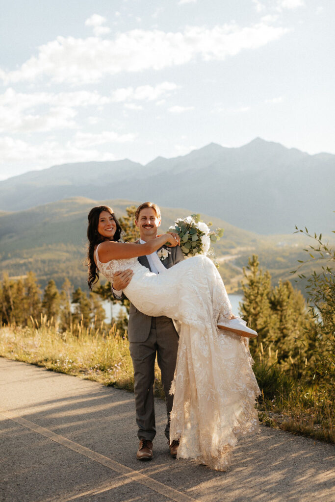 golden hour bride and groom portraits at sapphire point overlook