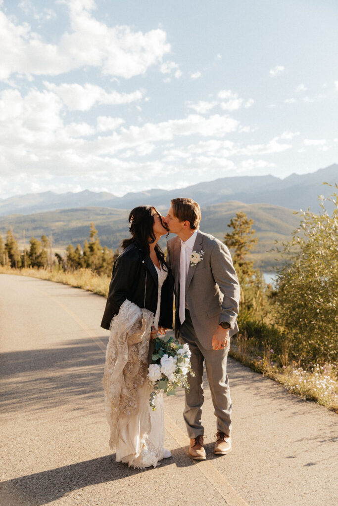 golden hour bride and groom portraits at sapphire point overlook