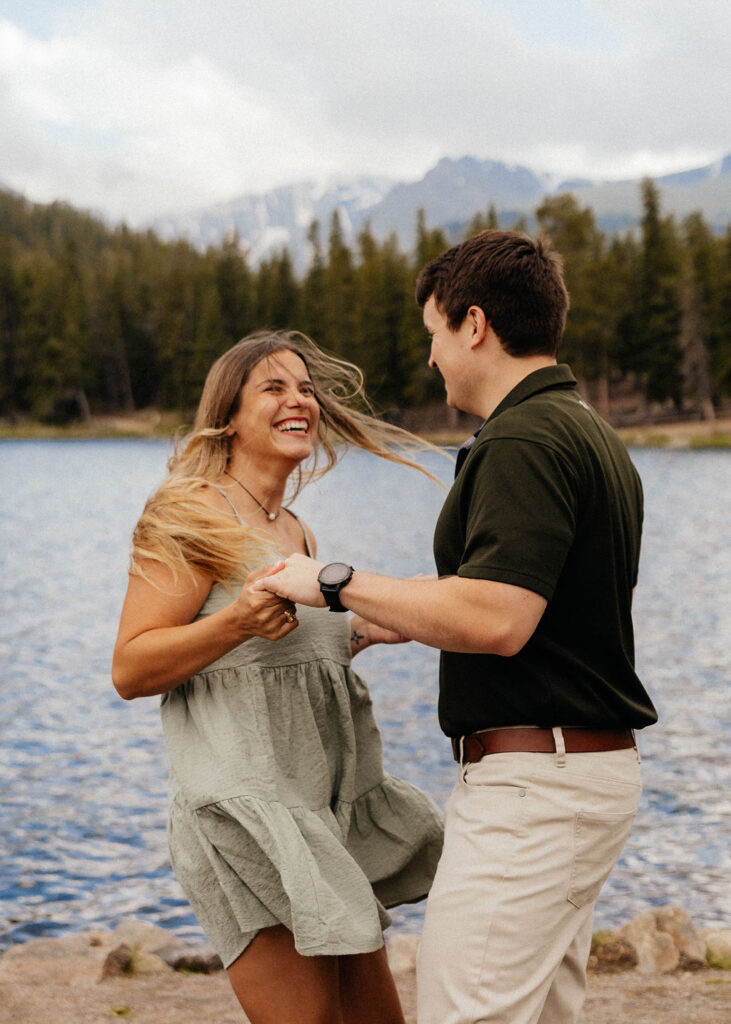 evergreen colorado engagement photos at evergreen lake