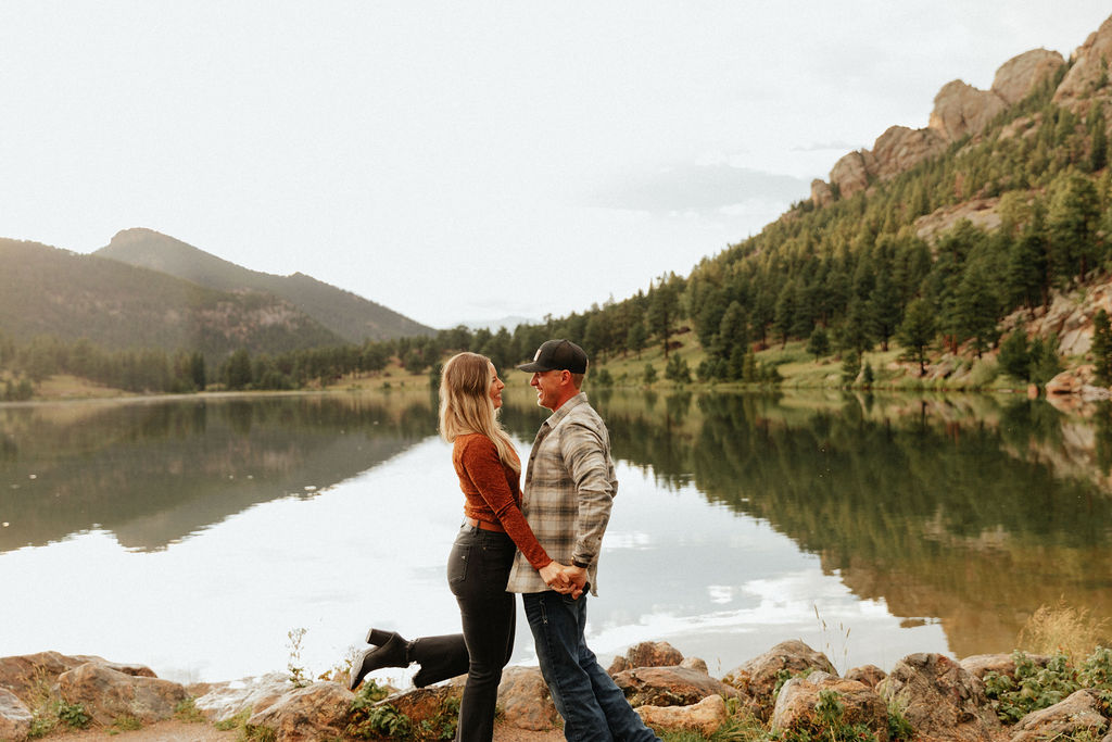 lily lake colorado engagement session