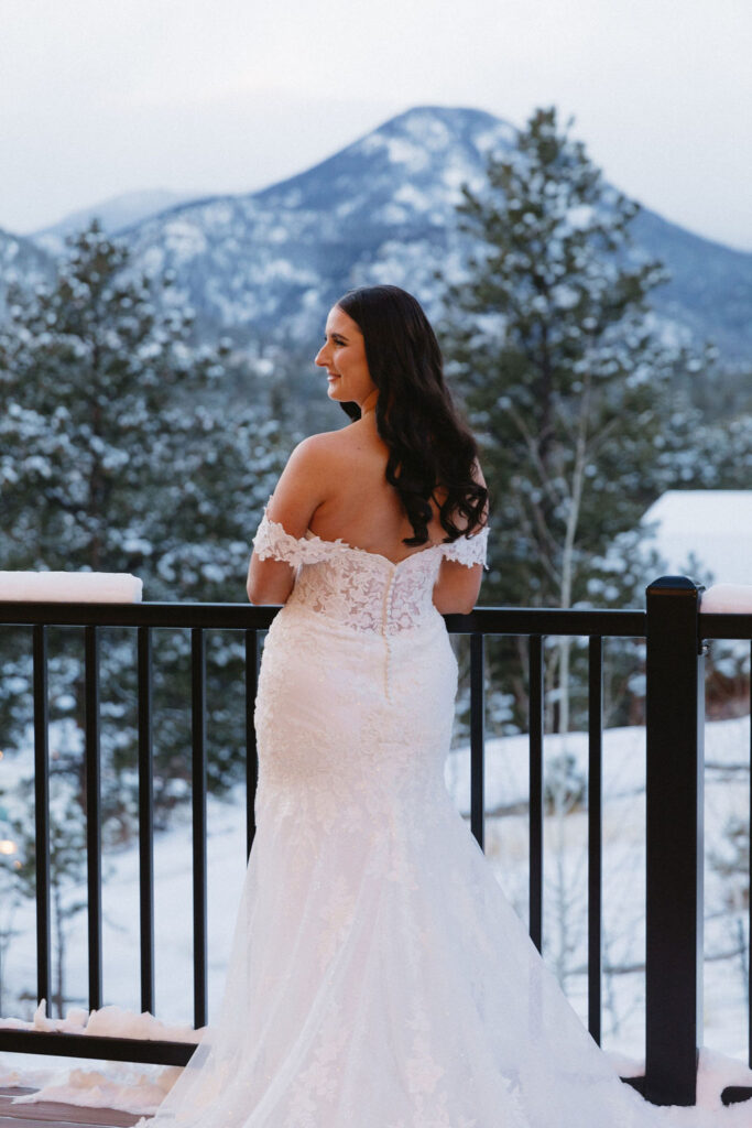 winter wedding in colorado at black canyon inn