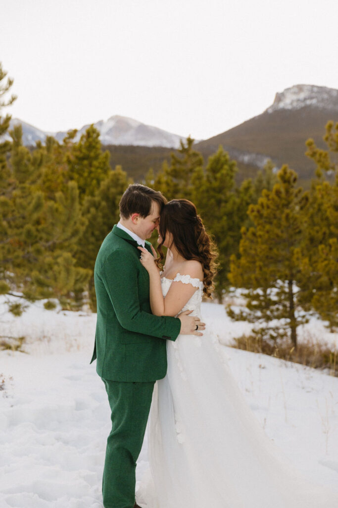 winter wedding photos in Colorado